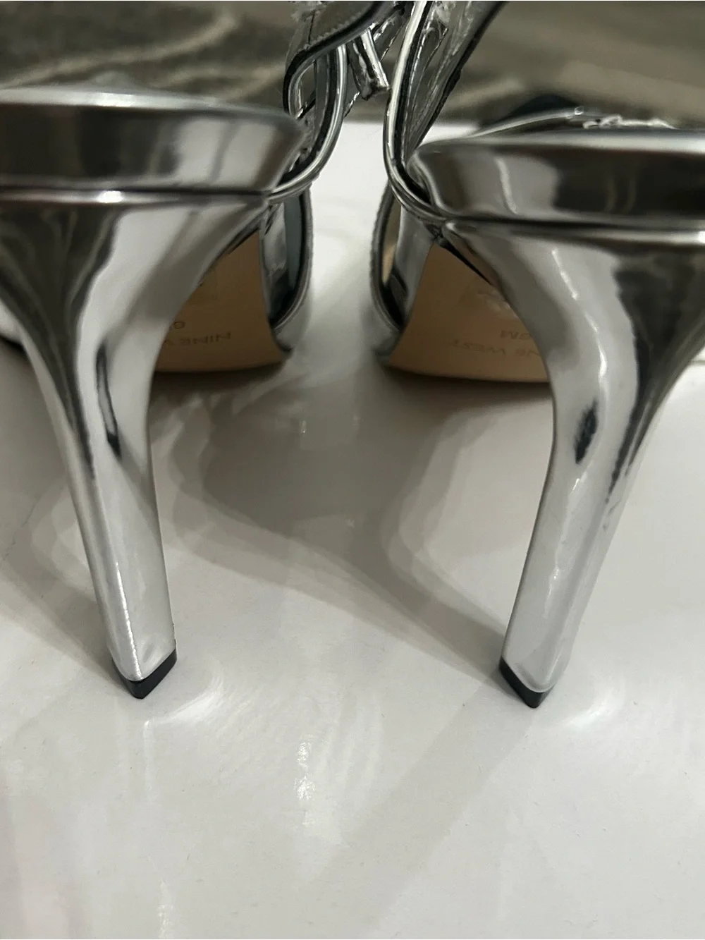 Nine West Silver Metallic Pointed Slingback Heels Size 6